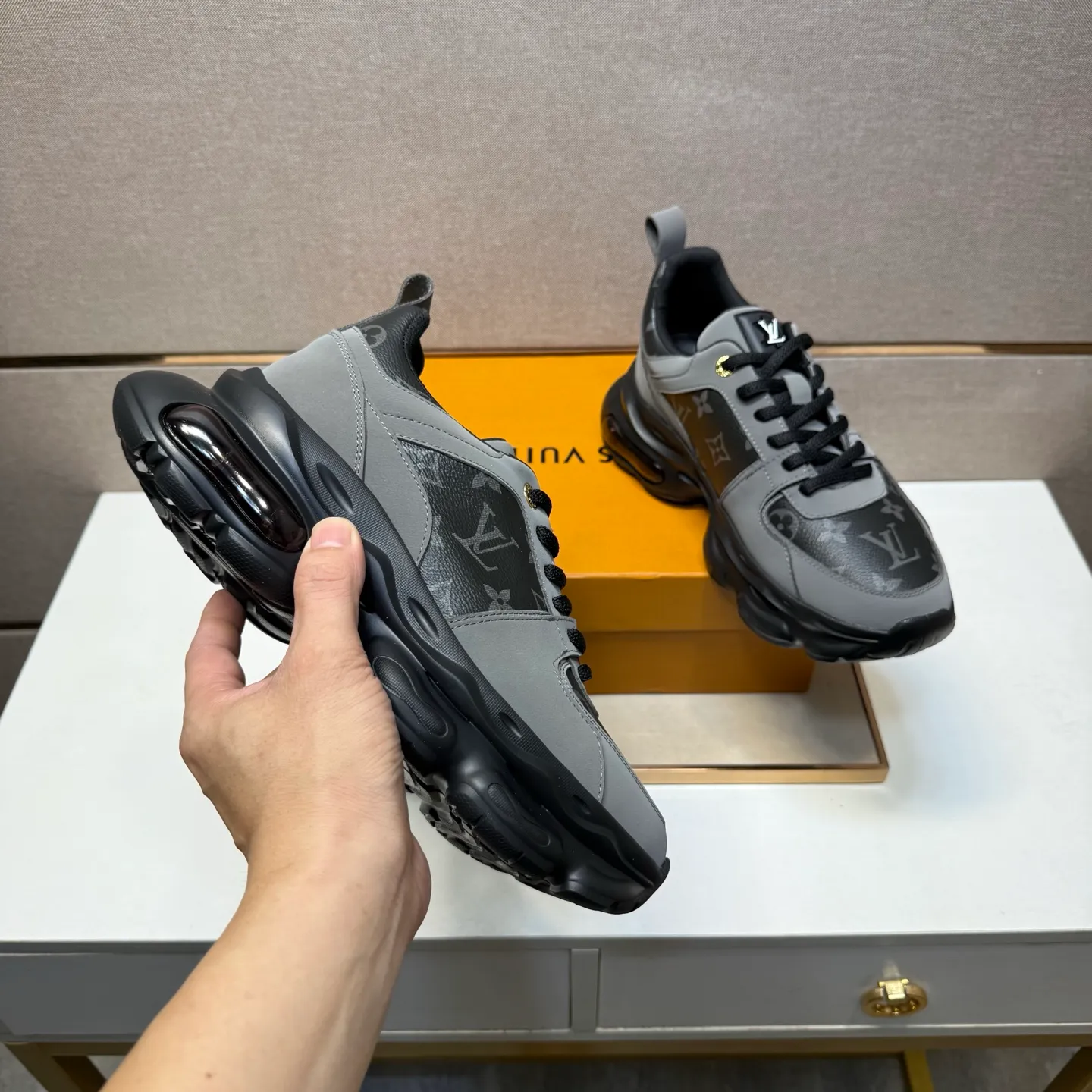 ⬛️Men's shoes 💰p462【LV～】Men's casual shoes 2025z cabinet sales simultaneously 🔶Size: 38-44 #️⃣ 🔷5 colors🔜The upper is made of multi-material splicing➕Mesh lining, comfortable and breathable, sole: original comfortable and wear-resistant outsole, ⚠️real thing📱photographed🎬real thing is better📢📢📢